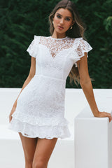 Vestido Lark de cuello redondo y manga con volantes con superposición de encaje blanco