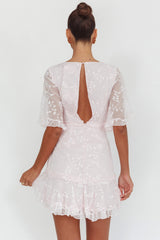 Vestido Leona com Meia Manga, Babados e Bordados - Blush