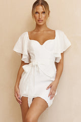 Vestido cruzado blanco con mangas de ángel y busto moldeado Aphrodite