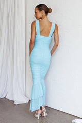 Vestido largo estilo cola de sirena fruncido Nadia, azul claro