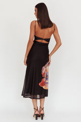 Vestido largo Nerida con busto fruncido, estampado floral negro
