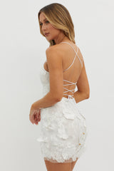 Minivestido adornado con mariposas y sentimientos, color blanco