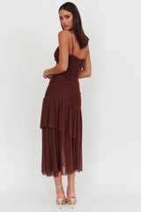 Vestido Maxi Kailua com Babados e Bainha em Camadas Chocolate