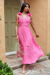 Vestido Madara con Volantes en la Espalda Color Rosa Vivo