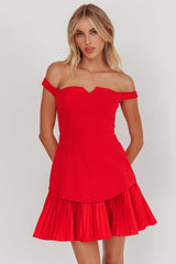 Mini Vestido Rojo Plisado con Bajo Devoted Love