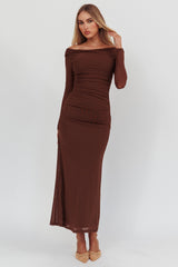 Vestido maxi de malla con hombros descubiertos In Blooms, color chocolate