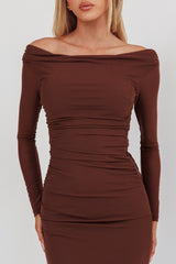 Vestido maxi de malla con hombros descubiertos In Blooms, color chocolate