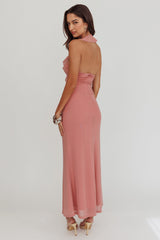 Vestido maxi con cuello halter y volantes Live Loud en color rosa