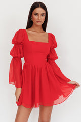Vestido mini Miya de manga larga rojo
