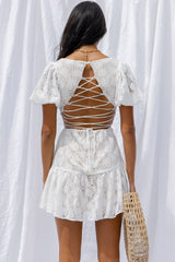 Vestido de Renda com Manga Bufante e Costas de Amarrar Petite Cherie Branco
