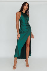 Vestido largo con cuello halter anudado en la espalda con efecto cruzado Sonoma verde bosque