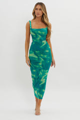 Vestido maxi Dream Crush con espalda cruzada y abertura lateral en verde espiral