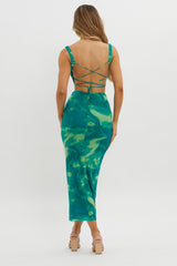 Vestido maxi Dream Crush con espalda cruzada y abertura lateral en verde espiral