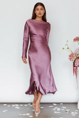 Vestido midi Loveland con espalda de capucha en color uva