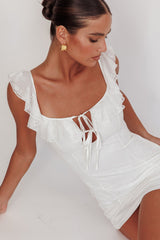 Minivestido Branco com Busto Franzido e Babados Sábado Doce