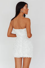 Vestido Curto "Charmer" com Flores Aplicadas Off-White