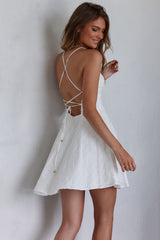 Vestido blanco con cordones en la espalda Wishing And Hoping