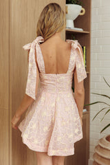 Vestido Midi Jeanie con hombros con lazo en relieve color rubor