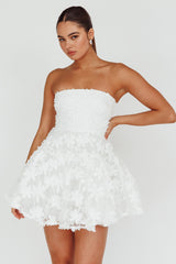 Minivestido Dori blanco con adornos florales