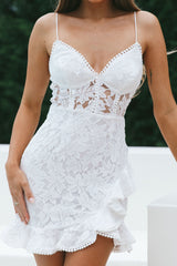 Vestido corto blanco con volantes "Talk About Me"