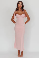 Vestido maxi Rosa con hombros anudados color rosado