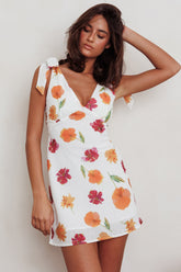 Minivestido Mykonos Morning com Amarração no Ombro Estampa Floral Laranja