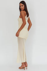 Vestido largo transparente con un solo hombro Verity color mantequilla