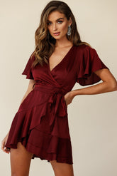 Vestido cruzado de manga de ángel con tirantes Cami color vino