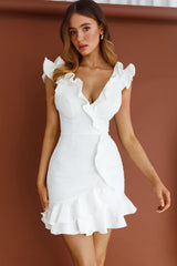 Vestido Jojo com Babados no Ombro e Decote Traseiro Branco