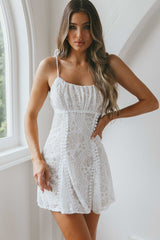 Vestido Godê em Renda Branca com Busto Franzido Promise Me