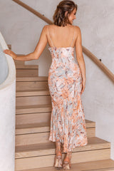 Vestido Well Versed Plissado com Busto e Fenda Estampa Mármore Laranja