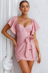 Vestido cruzado de manga ángel con busto moldeado Afrodita, color rubor