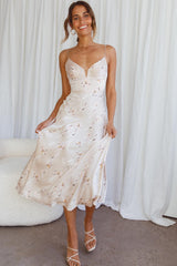 Vestido Midi com Alças Finas e Busto Ajustado Estampa Orquídea Bege Lake Como