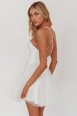 Vestido de fiesta corto de gasa con escote corazón Smitten