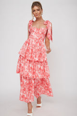 Vestido midi Arlowe escalonado con hombros atados rosa floral