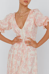 Vestido rosa Sitting Pretty con pliegues, pinzas y mangas abullonadas