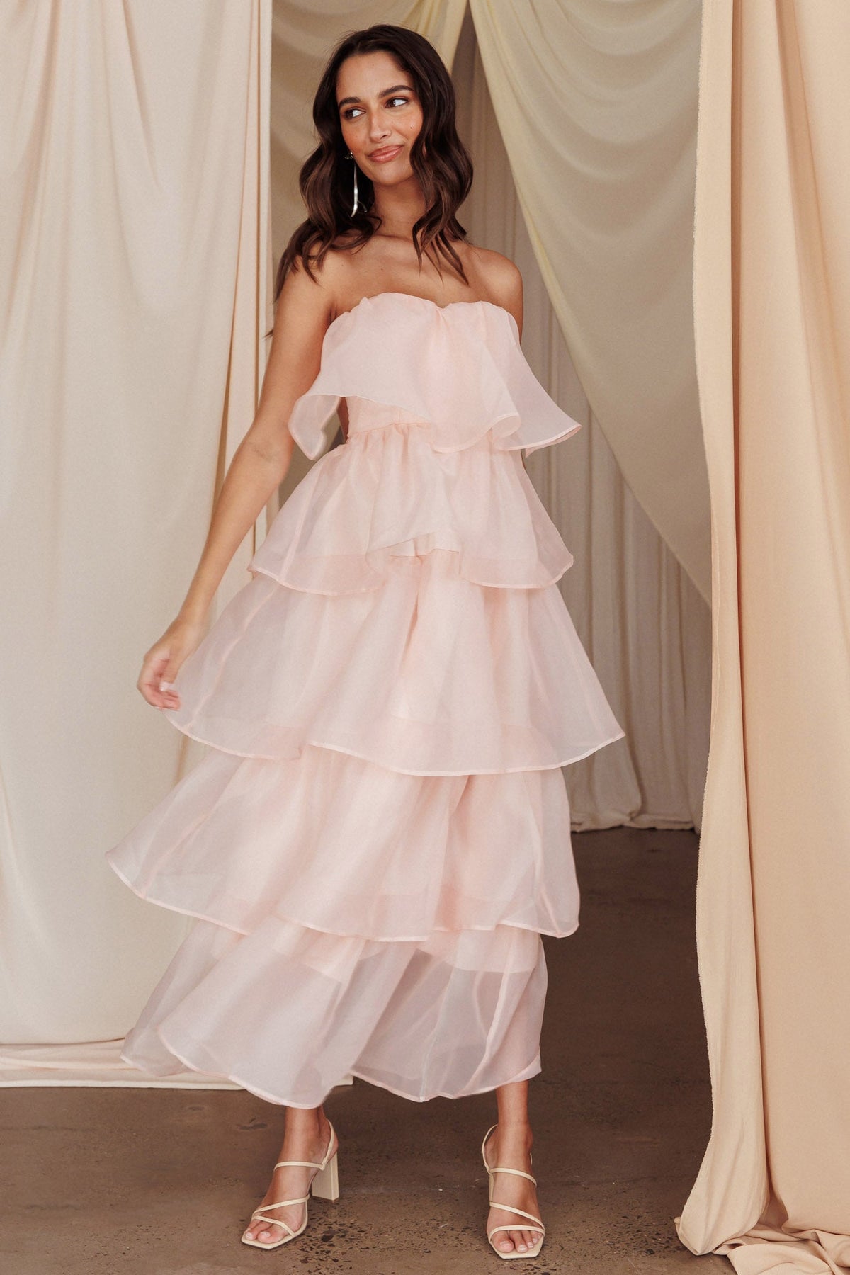 Vestido midi rosa Behati de capas escalonadas