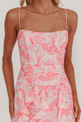 Vestido largo Serif con volantes y abertura, rosa