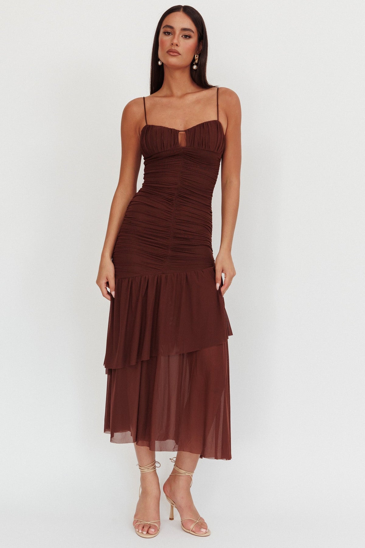 Vestido Maxi Kailua com Babados e Bainha em Camadas Chocolate