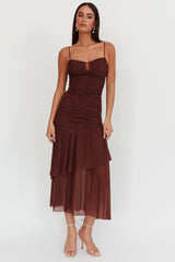 Vestido Maxi Kailua com Babados e Bainha em Camadas Chocolate