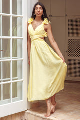Vestido Madara Amarillo con Volantes en la Espalda y Cordones
