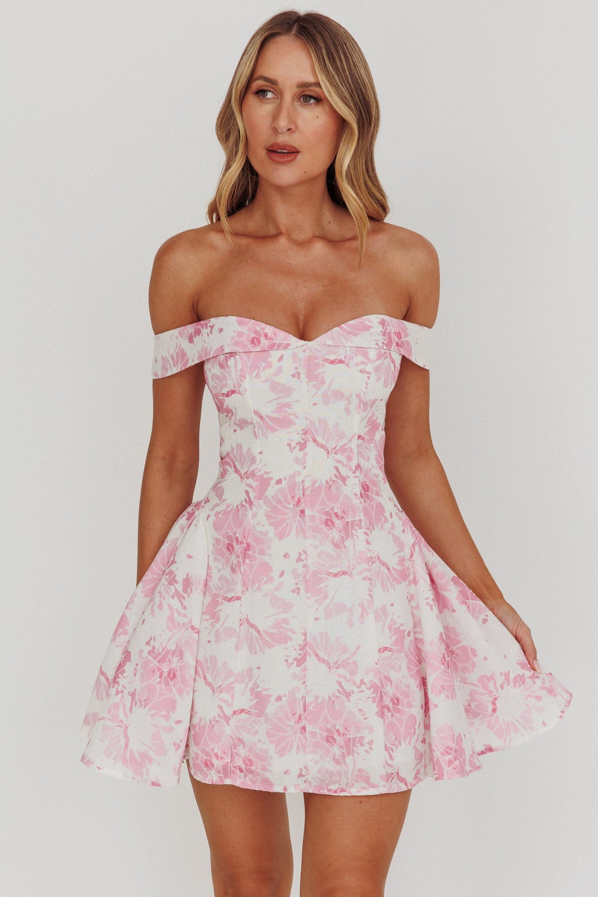 Minivestido Off-Shoulder Floral Rosa Namoro