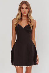 Minivestido Preto Besos com Bainha de Pérolas