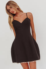 Minivestido Preto Besos com Bainha de Pérolas
