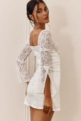Vestido Curto Ti Amo com Renda no Busto e Manga Longa Branco