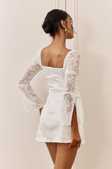 Vestido Curto Ti Amo com Renda no Busto e Manga Longa Branco