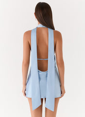 Minivestido halter de satén Alicia - Azul pálido