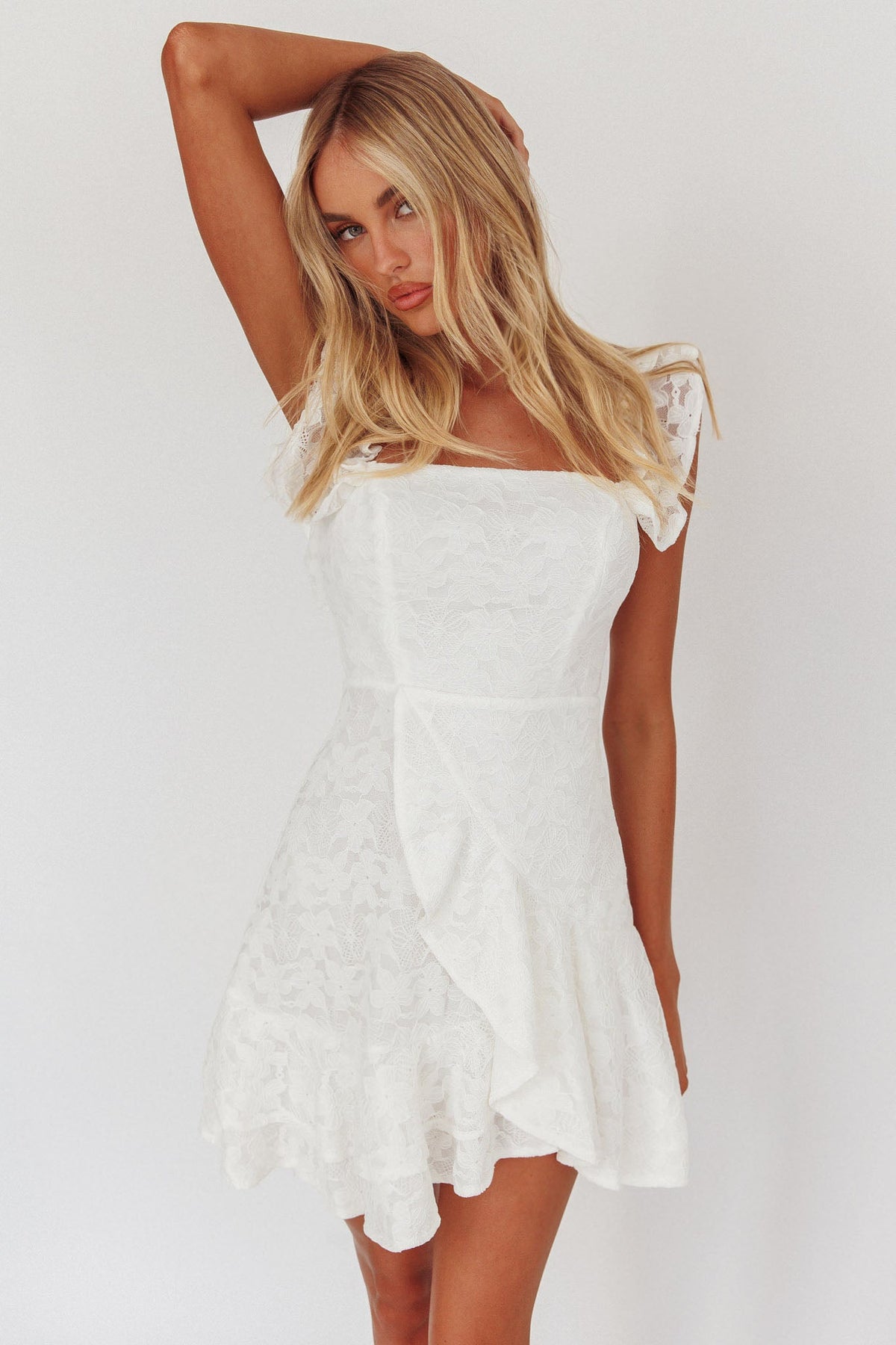 Vestido mini con volantes y hombros descubiertos Verona blanco