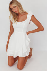 Vestido blanco con volantes y lazo en la cintura Thinkin' Bout You
