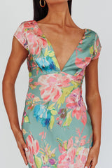 Vestido midi Lucinda sin mangas con espalda cruzada estampado floral oliva
